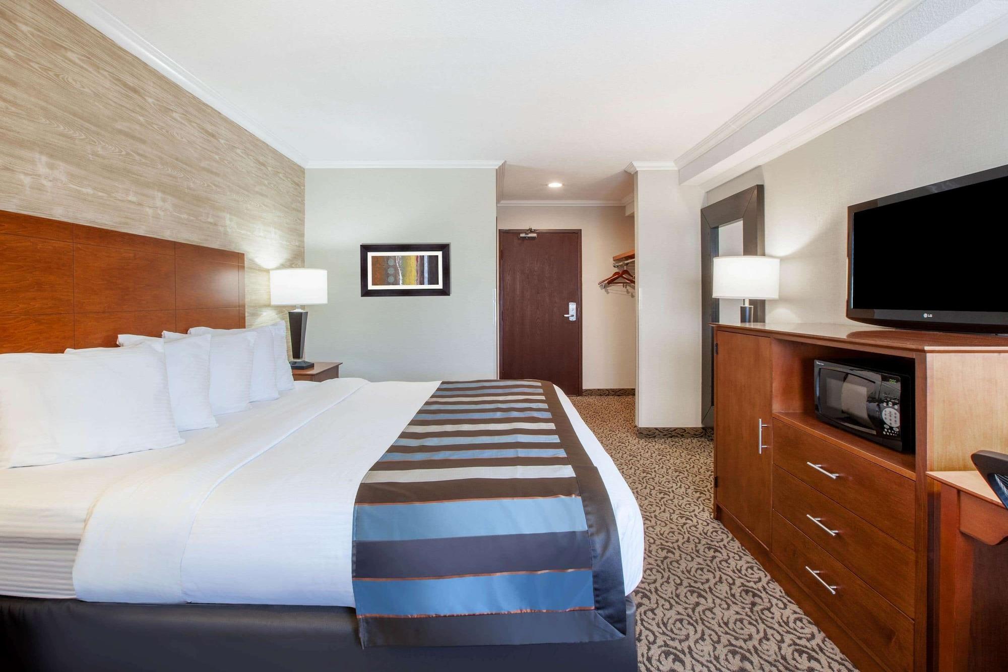 Wingate By Wyndham Detroit Metro Airport Hotel Romulus Buitenkant foto