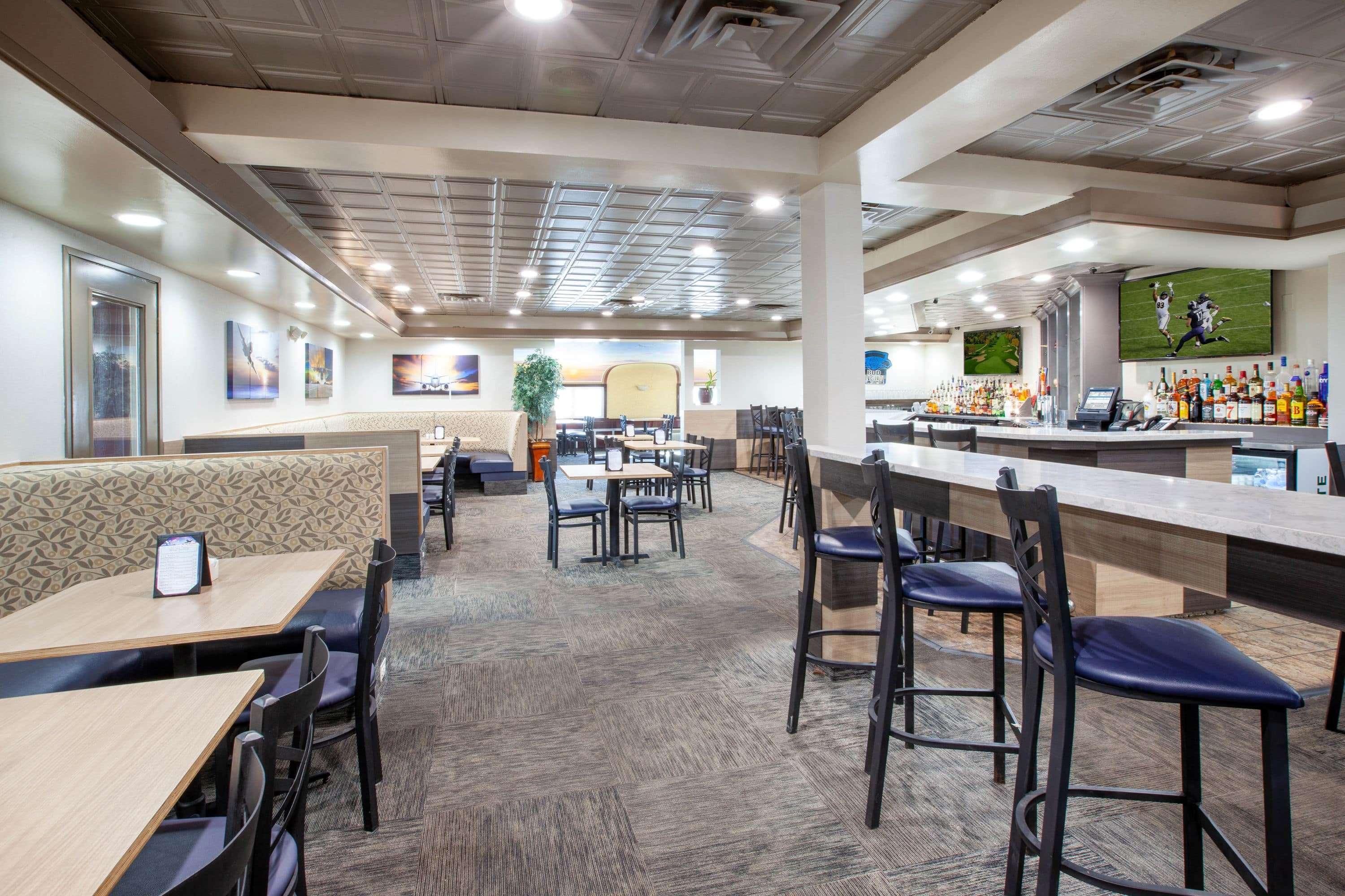 Wingate By Wyndham Detroit Metro Airport Hotel Romulus Buitenkant foto
