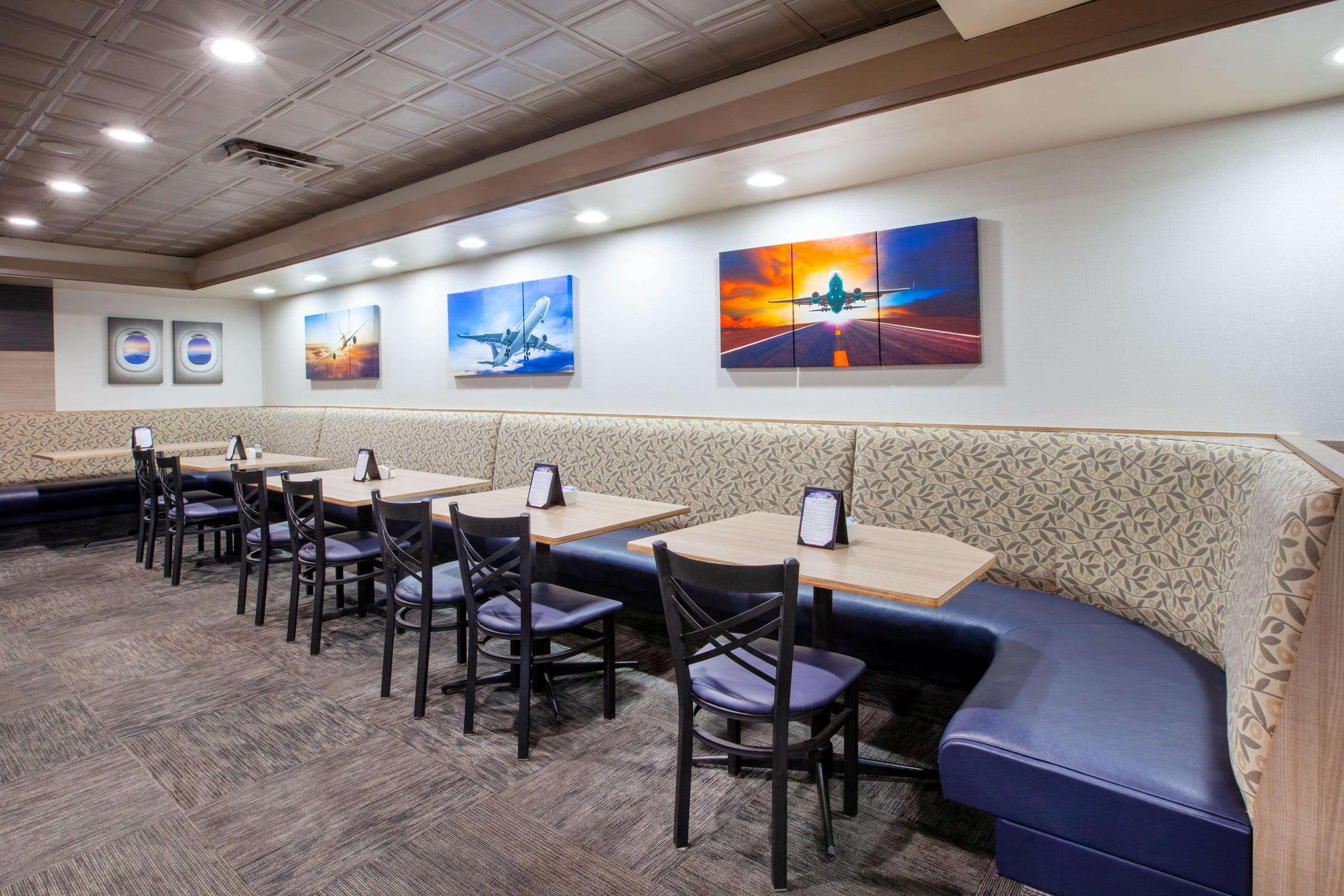 Wingate By Wyndham Detroit Metro Airport Hotel Romulus Buitenkant foto